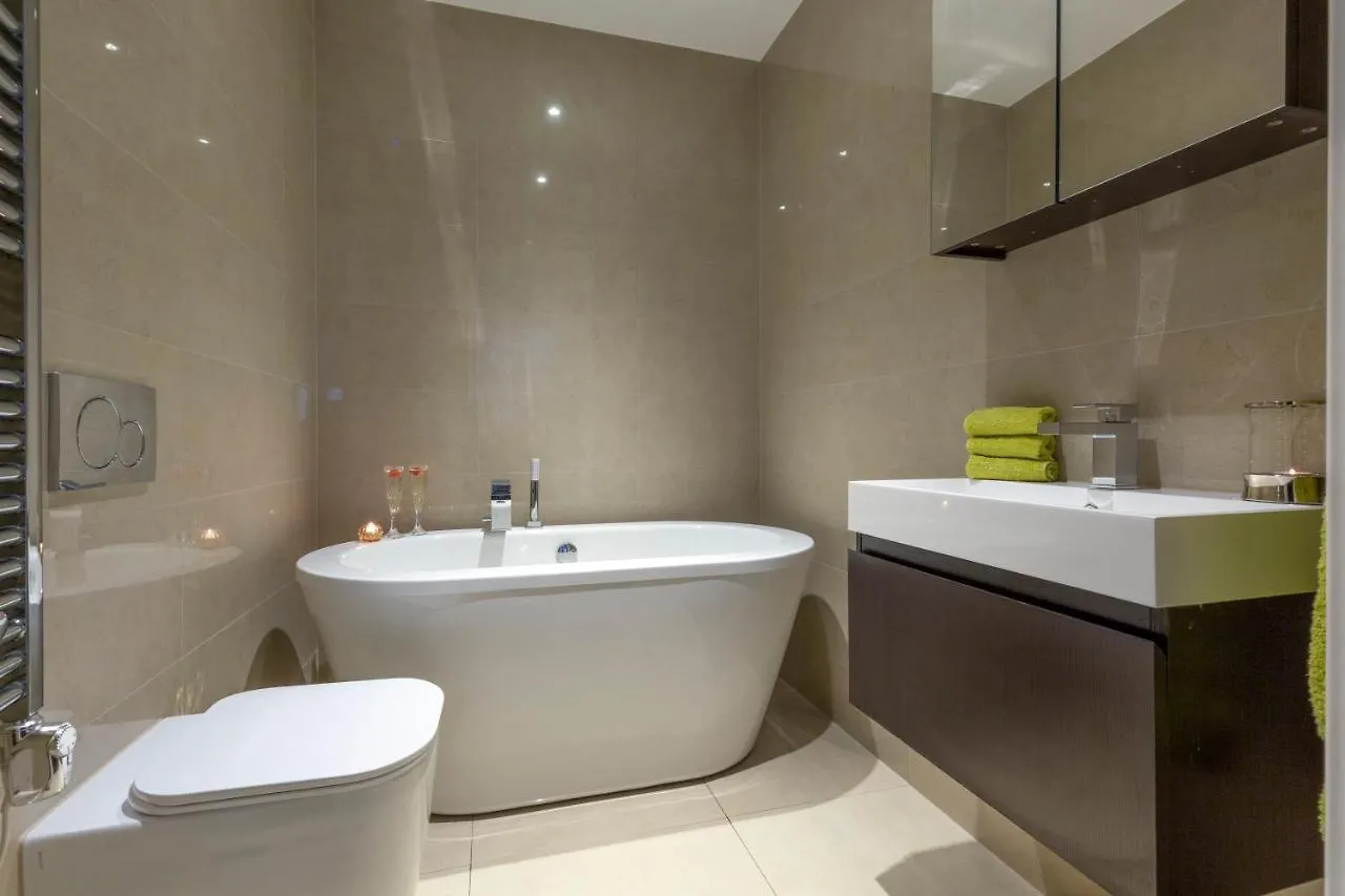 Deluxe Central City Of London Apartments